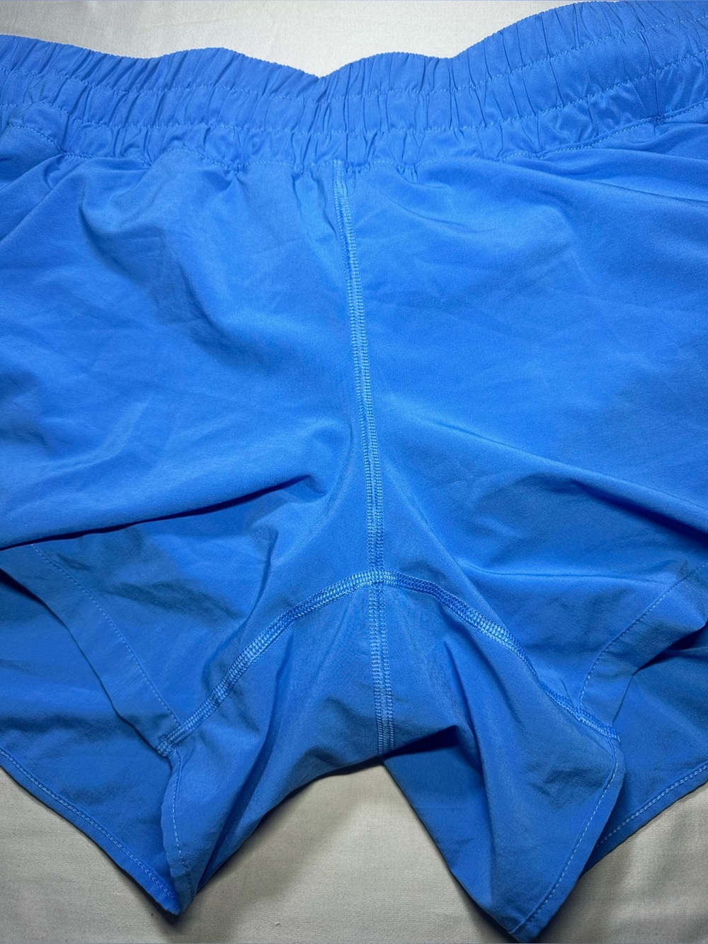 Lululemon athletica beach ball blue Hotty high-rise lined shorts 2.5” - Picture 10 of 13